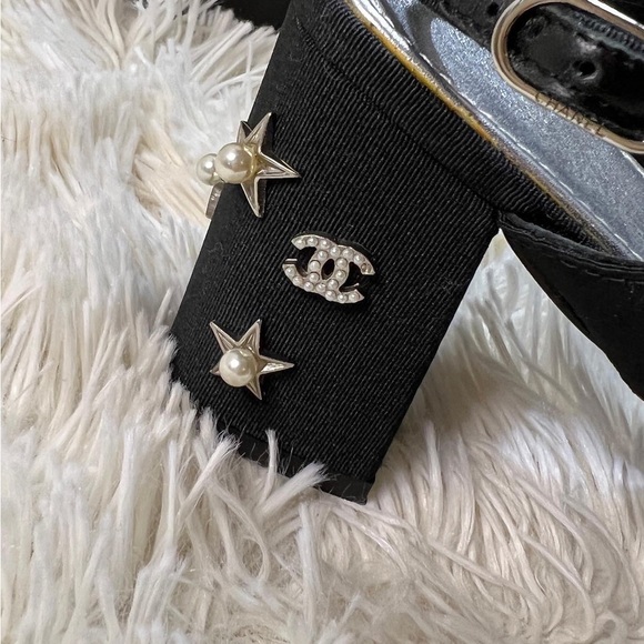 SOLD Authentic CHANEL Sandals Stars Pearls T-Strap Block Heels in black. - Picture 8 of 10